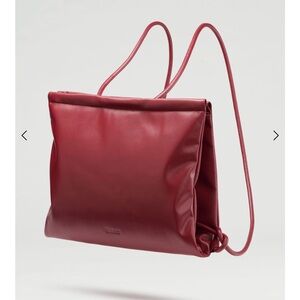 Olend Folded Bag in vegan leather, cherry red